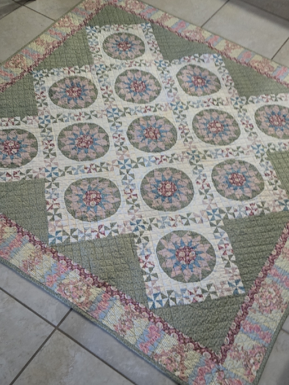 Floral Medallion Quilt - Pastel Green and Pink